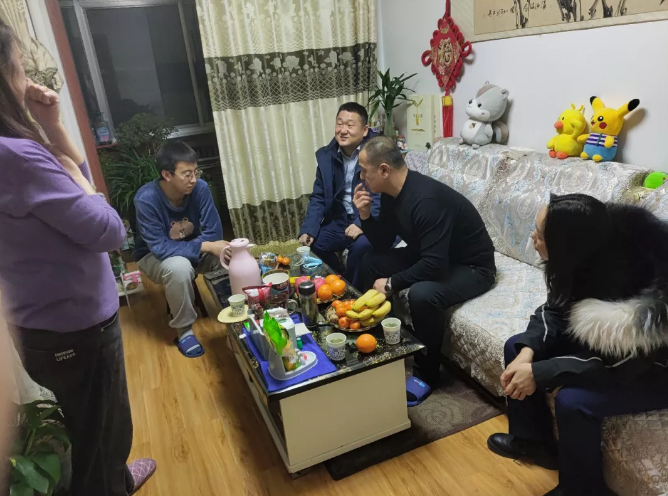 胜游体育·（SY SPORTS）官方网站
产业开发板块深入开展员工家访活动(图2)