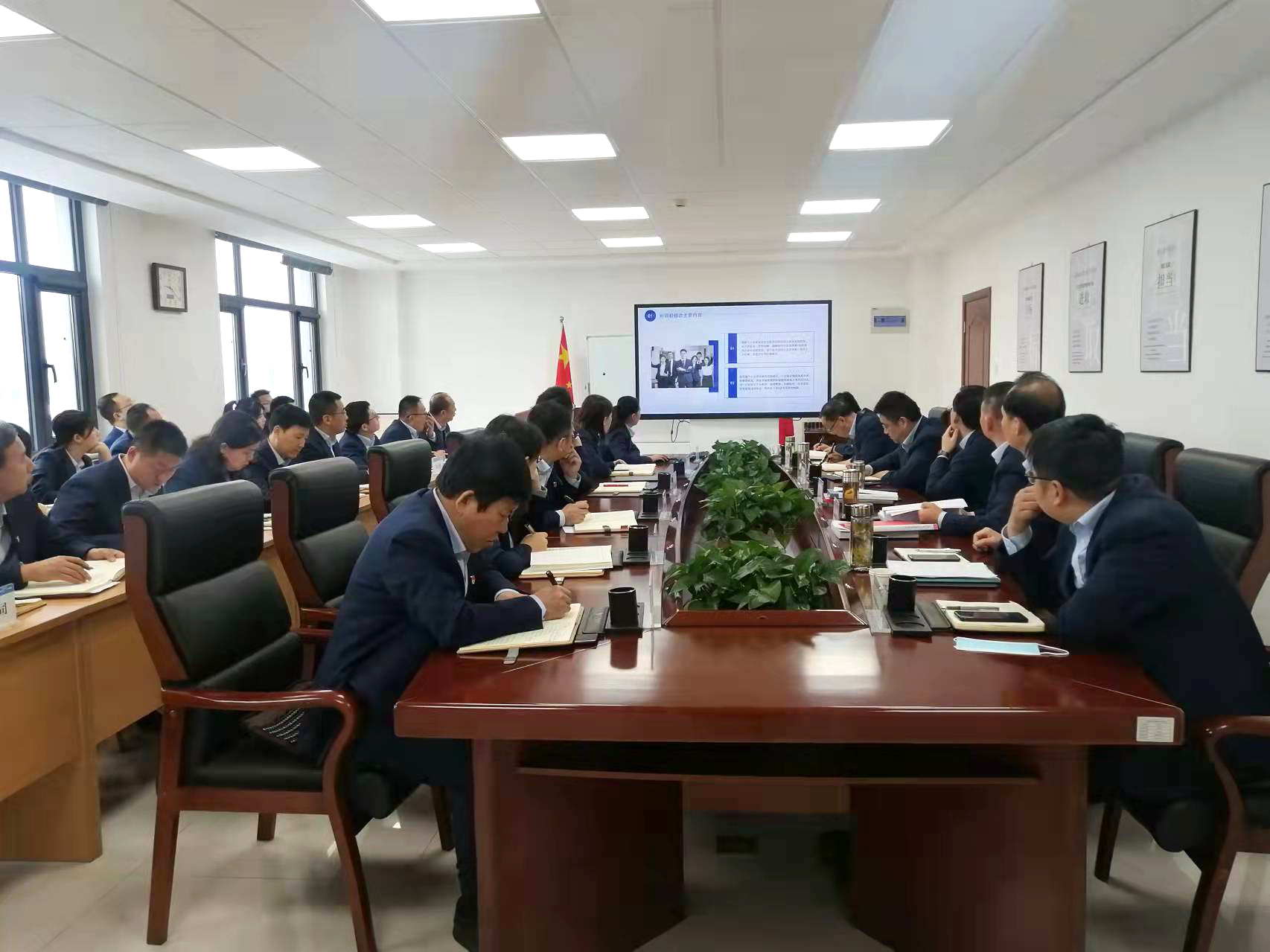 胜游体育·(SY SPORTS)官方网站
召开党委理论学习中心组集体学习会议(图2) 胜游体育·(SY SPORTS)官方网站
召开党委理论学习中心组集体学习会议(图2)