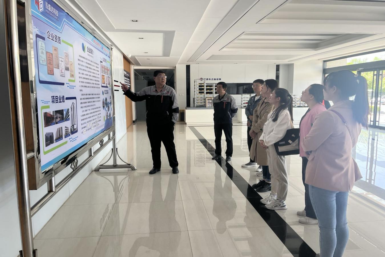 胜游体育·（SY SPORTS）官方网站
开展新员工入职培训(图3)