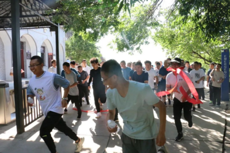 助力文旅市场 展示产投风采——胜游体育·（SY SPORTS）官方网站
组织开展员工登山比赛活动(图2)