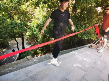 助力文旅市场 展示产投风采——胜游体育·（SY SPORTS）官方网站
组织开展员工登山比赛活动(图9)