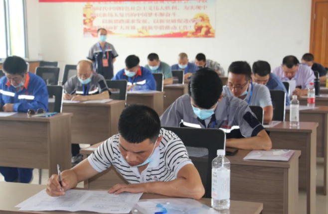 胜游体育·（SY SPORTS）官方网站
泓盛达公司在“焊工”技能大赛中取得好成绩(图2)