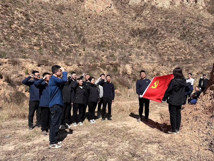 胜游体育·（SY SPORTS）官方网站
开展义务植树活动(图3)